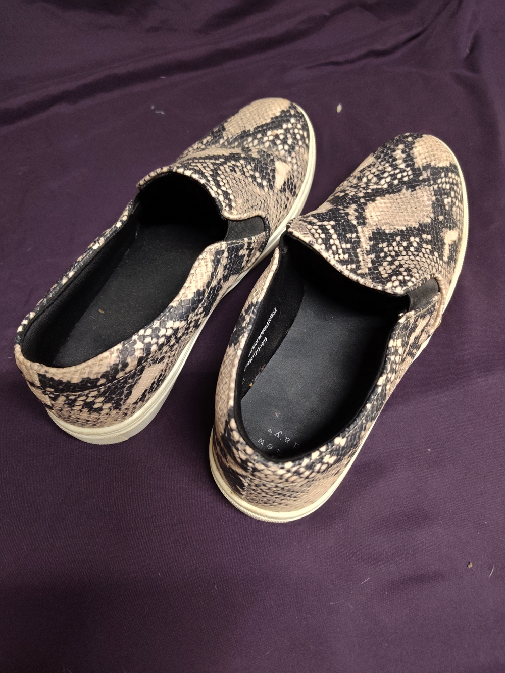 Slip-On Snake Print Women’s Sneakers - Beige/Black